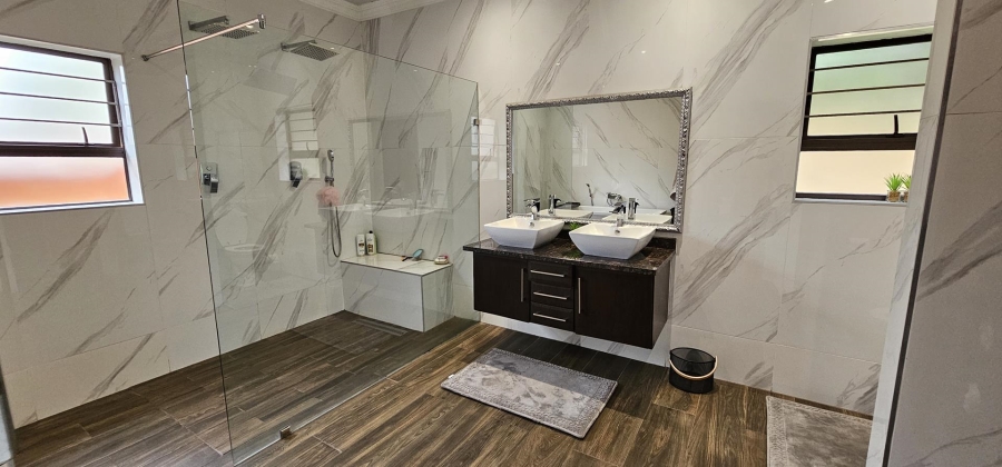 5 Bedroom Property for Sale in Moreleta Park Gauteng