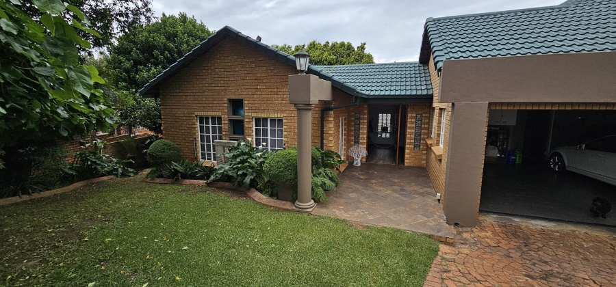 5 Bedroom Property for Sale in Moreleta Park Gauteng