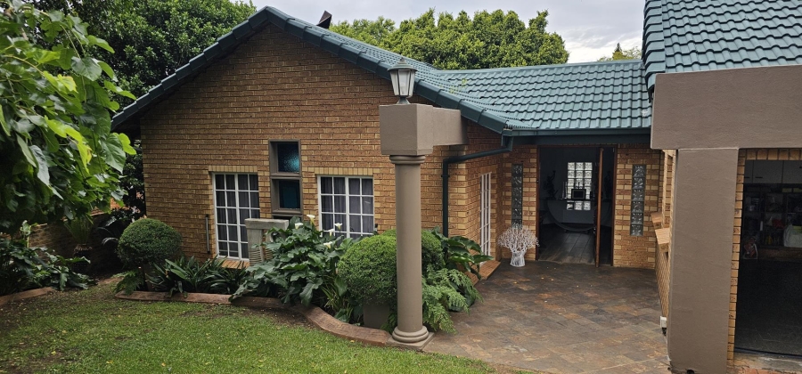 5 Bedroom Property for Sale in Moreleta Park Gauteng