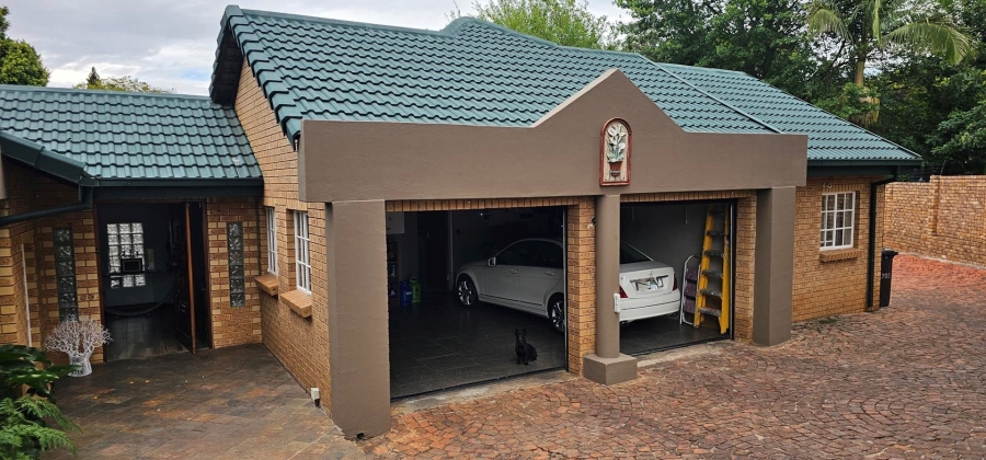 5 Bedroom Property for Sale in Moreleta Park Gauteng