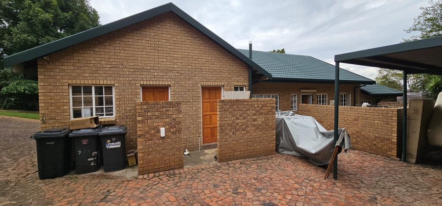 5 Bedroom Property for Sale in Moreleta Park Gauteng