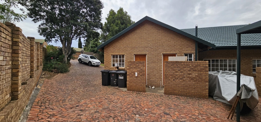 5 Bedroom Property for Sale in Moreleta Park Gauteng