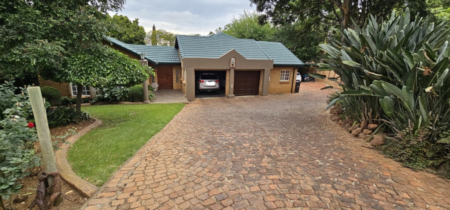 5 Bedroom Property for Sale in Moreleta Park Gauteng