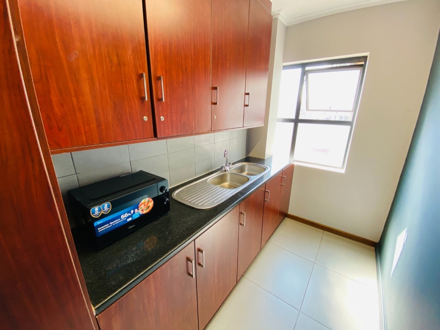 To Let commercial Property for Rent in Cresta Gauteng