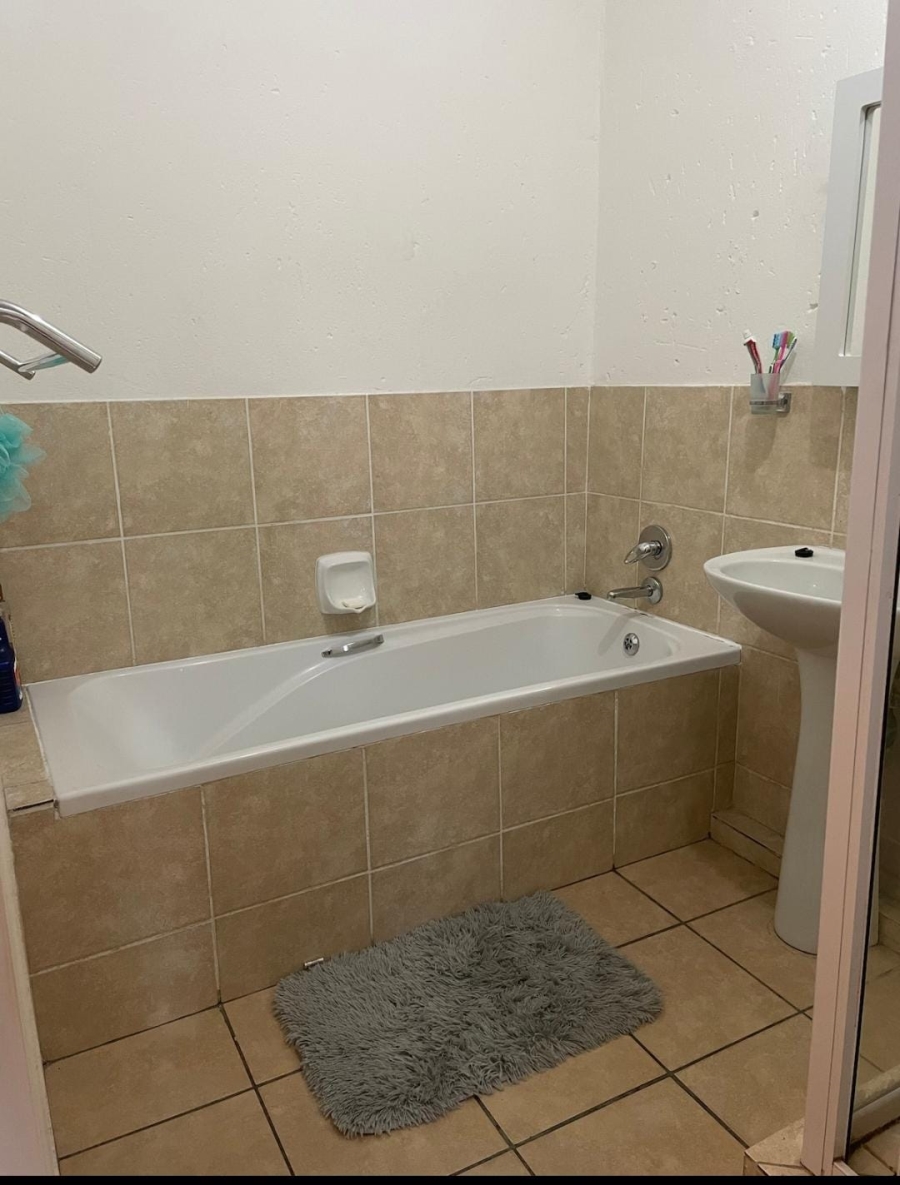 2 Bedroom Property for Sale in Comet Gauteng