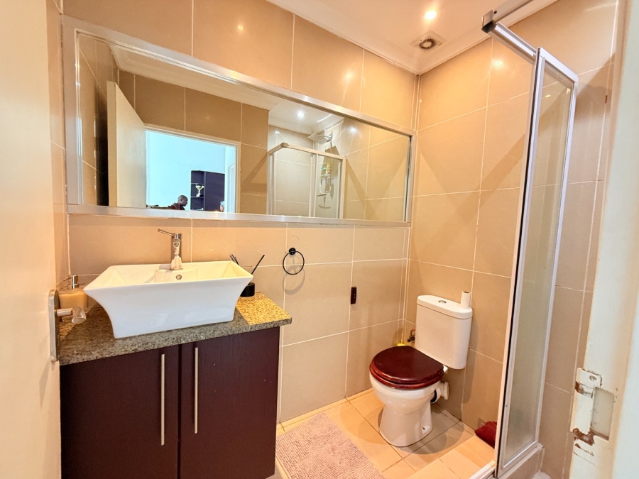  Bedroom Property for Sale in Rooihuiskraal North Gauteng