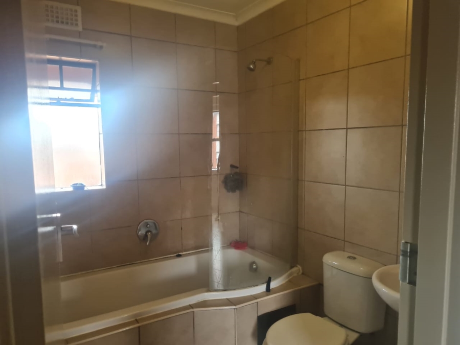 2 Bedroom Property for Sale in Alveda Gauteng