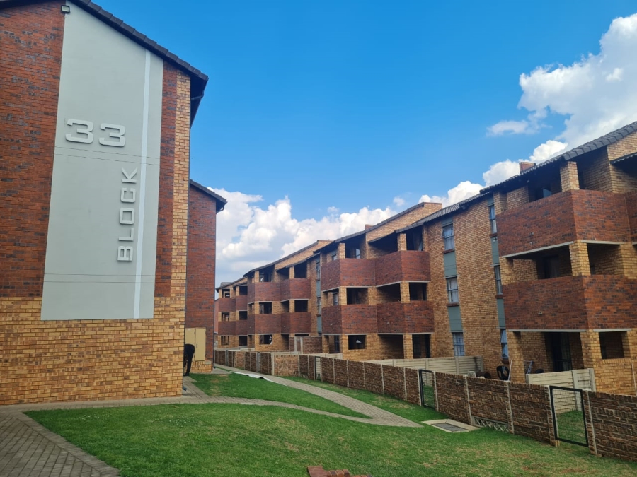 2 Bedroom Property for Sale in Alveda Gauteng
