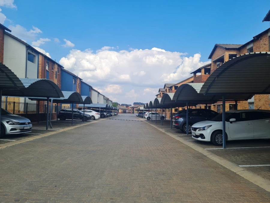 2 Bedroom Property for Sale in Alveda Gauteng