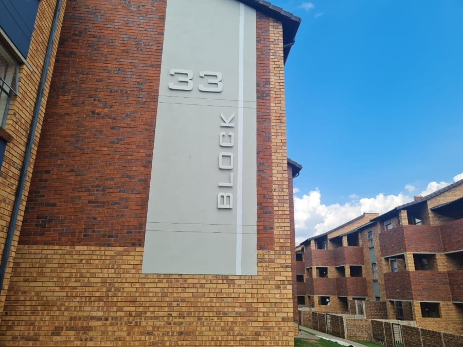 2 Bedroom Property for Sale in Alveda Gauteng