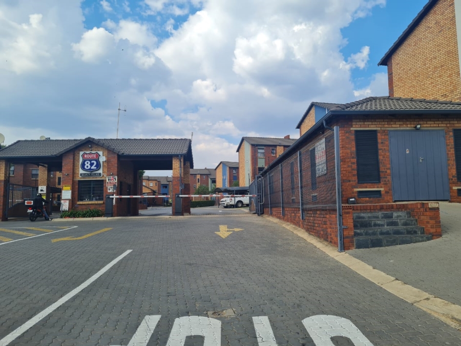 2 Bedroom Property for Sale in Alveda Gauteng
