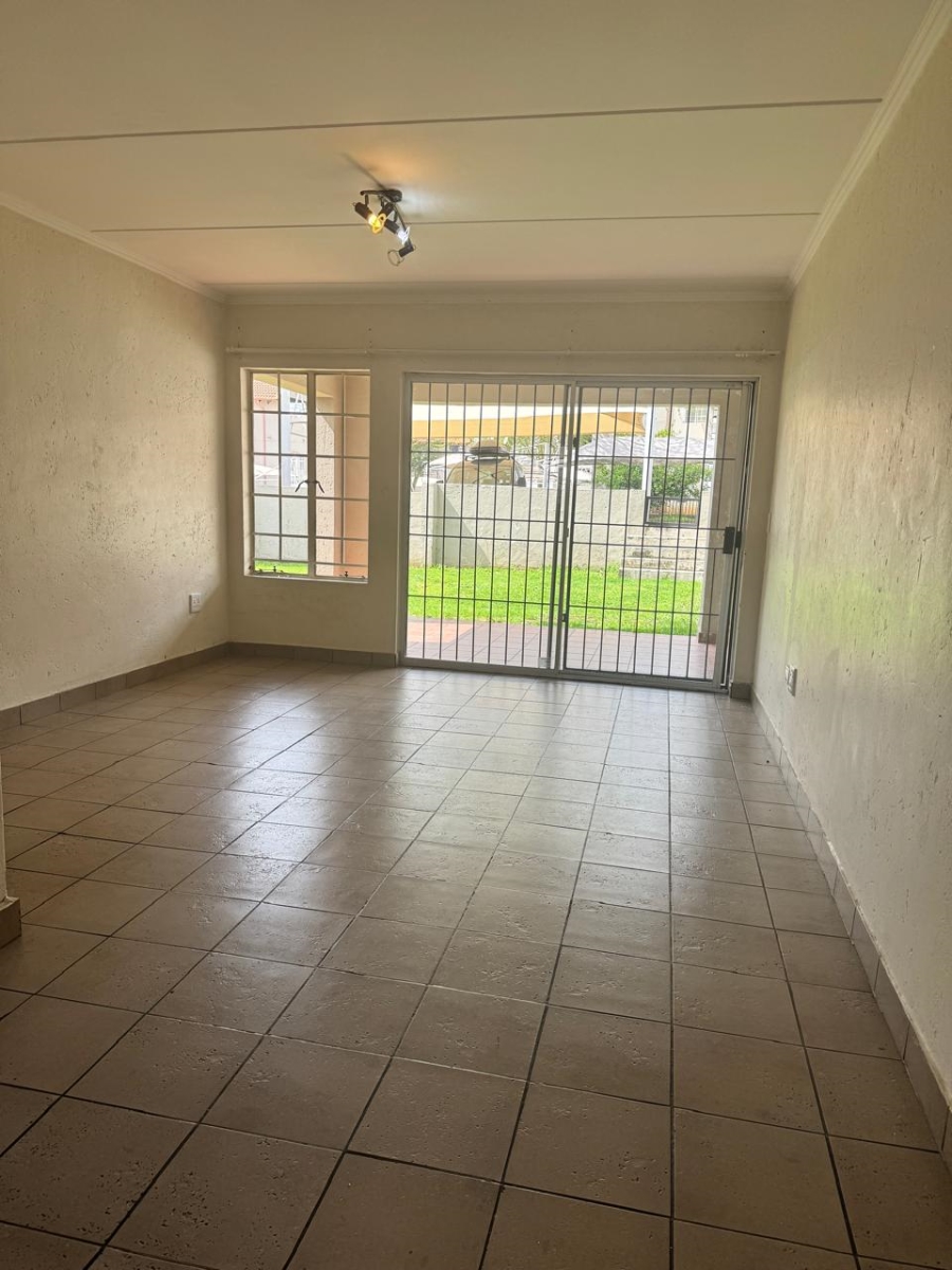 To Let 2 Bedroom Property for Rent in Noordwyk Gauteng