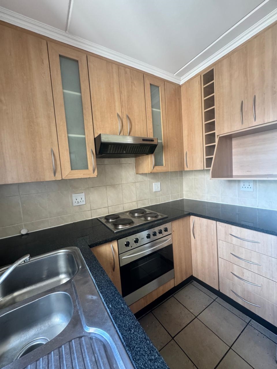 To Let 2 Bedroom Property for Rent in Noordwyk Gauteng