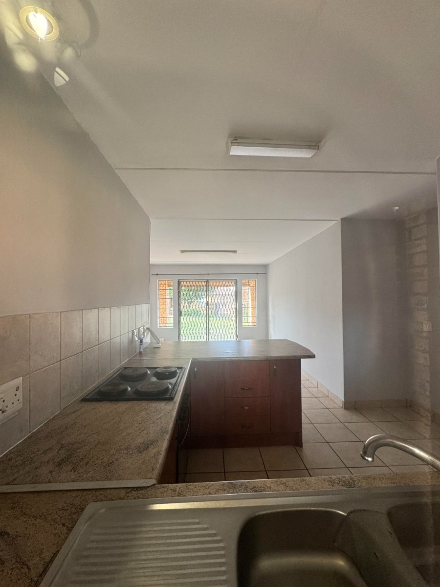 To Let 2 Bedroom Property for Rent in Noordwyk Gauteng