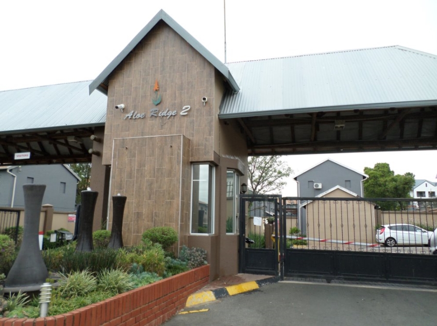 2 Bedroom Property for Sale in Greenstone Hill Gauteng