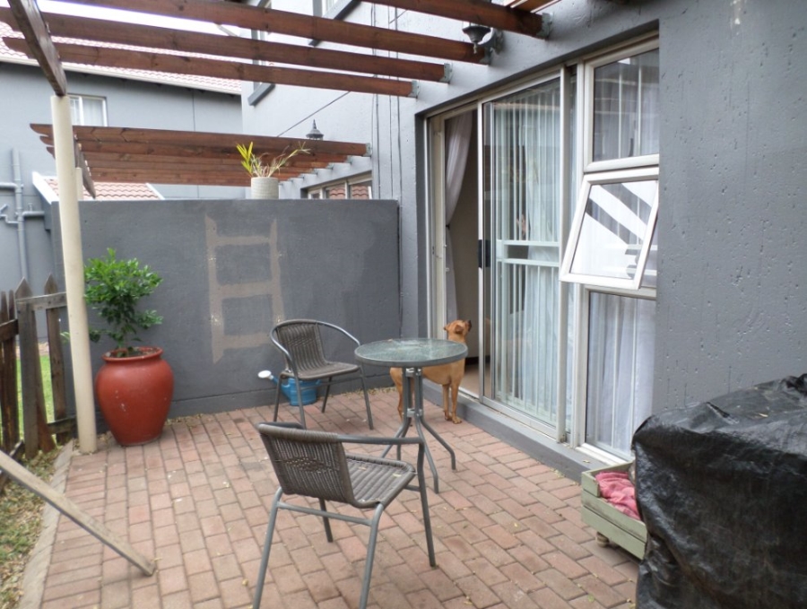 2 Bedroom Property for Sale in Greenstone Hill Gauteng