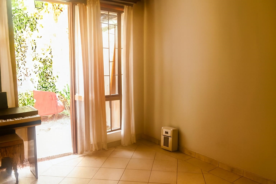 1 Bedroom Property for Sale in Douglasdale Gauteng