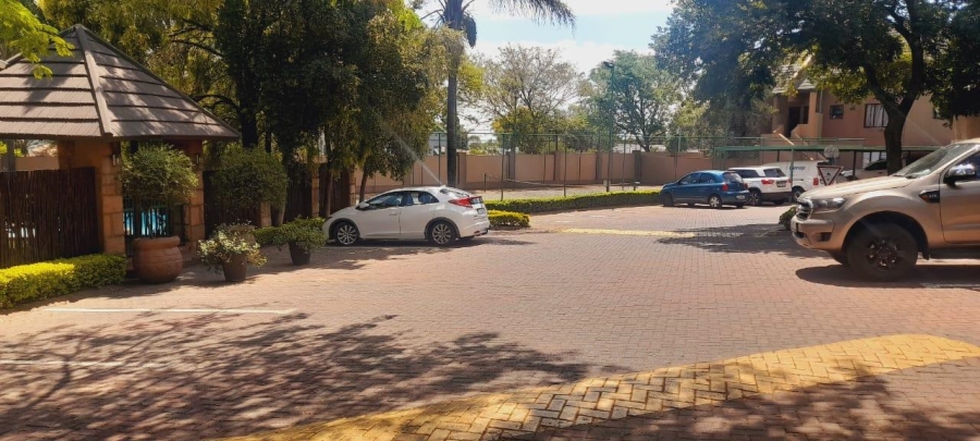 1 Bedroom Property for Sale in Douglasdale Gauteng