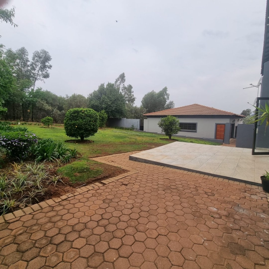 6 Bedroom Property for Sale in Rietfontein A H Gauteng