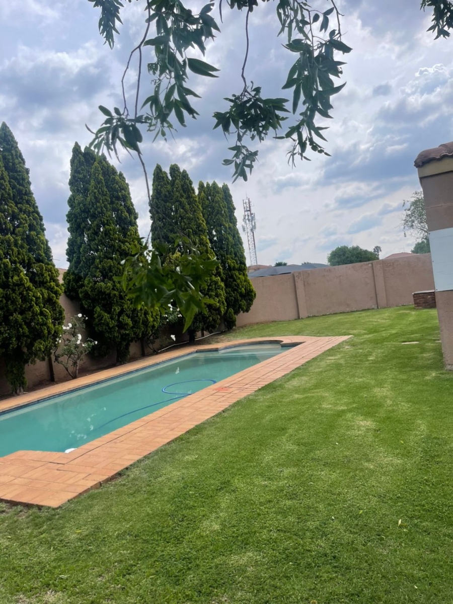 To Let 2 Bedroom Property for Rent in Jansenpark Gauteng