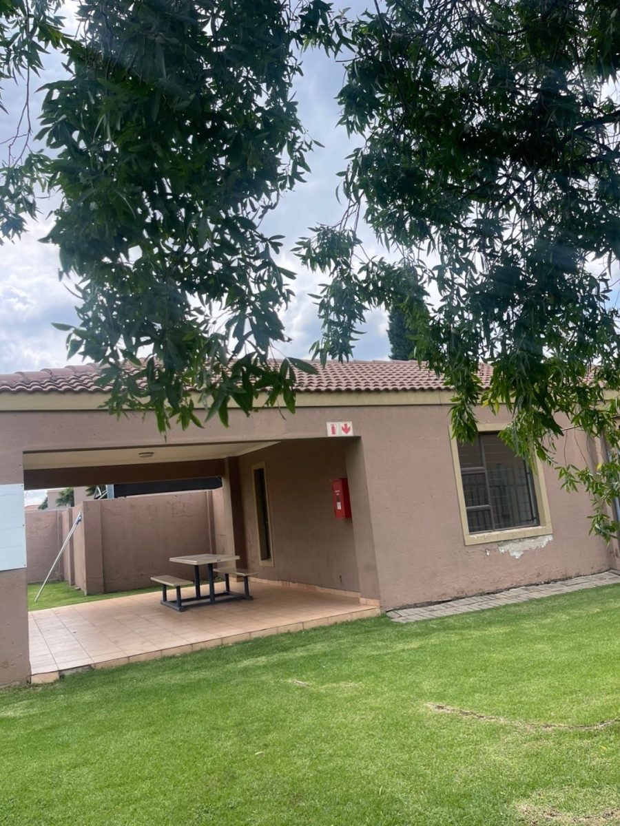 To Let 2 Bedroom Property for Rent in Jansenpark Gauteng
