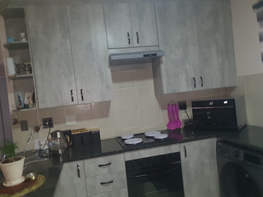 To Let 2 Bedroom Property for Rent in Bardene Gauteng