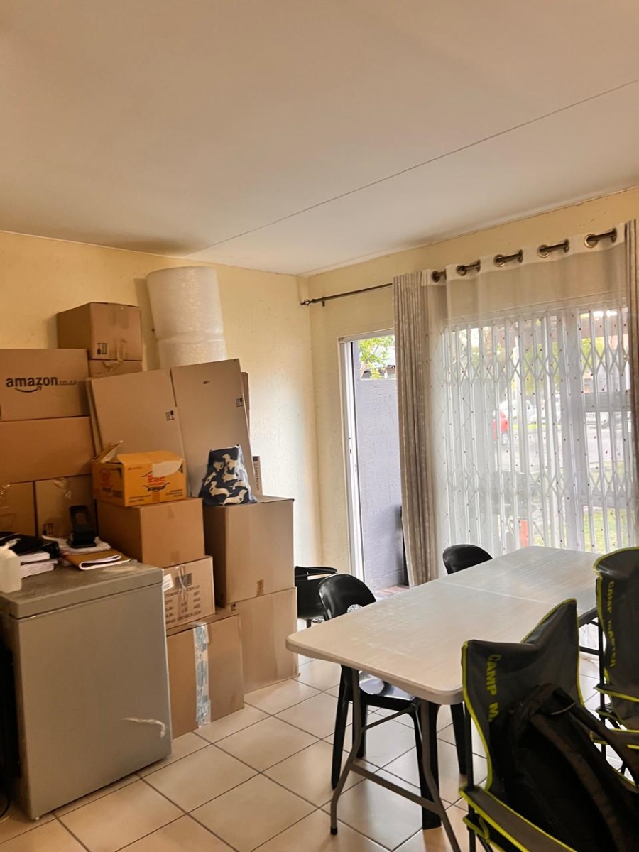  Bedroom Property for Sale in Greenstone Hill Gauteng