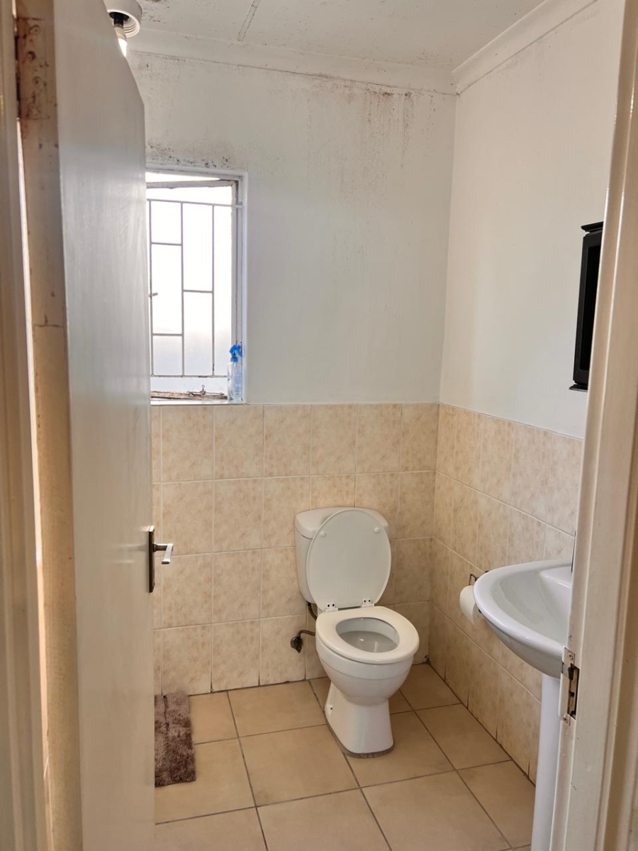  Bedroom Property for Sale in Greenstone Hill Gauteng