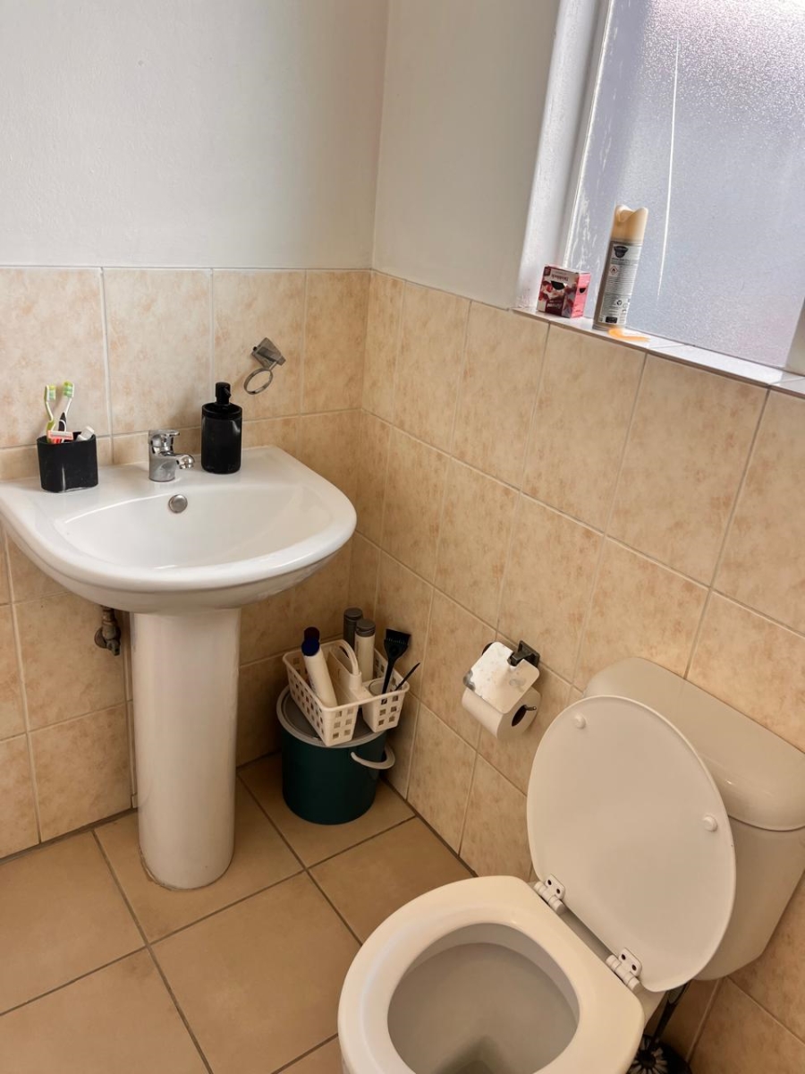  Bedroom Property for Sale in Greenstone Hill Gauteng