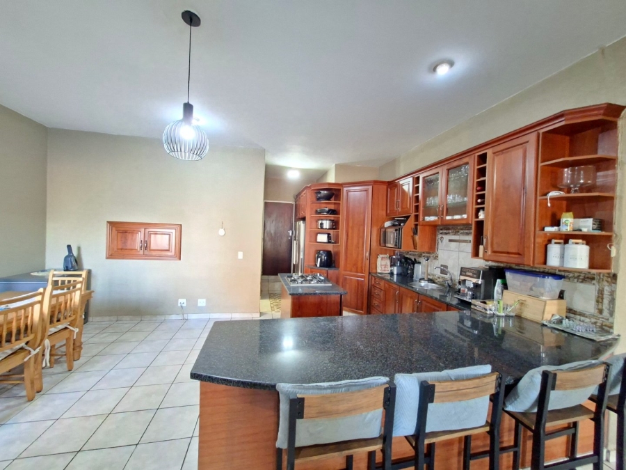 5 Bedroom Property for Sale in Moreleta Park Gauteng