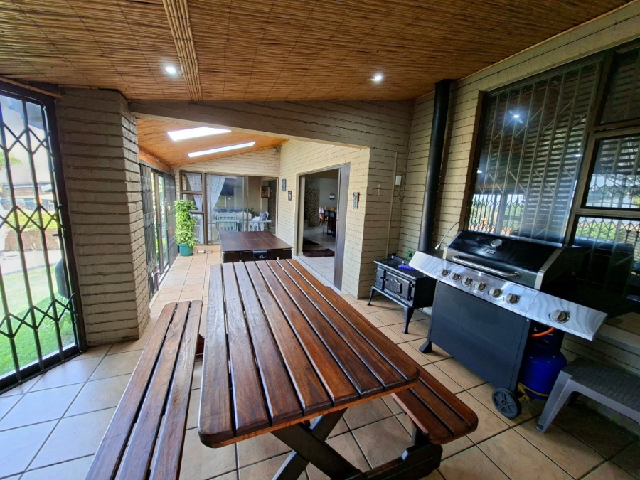 5 Bedroom Property for Sale in Moreleta Park Gauteng