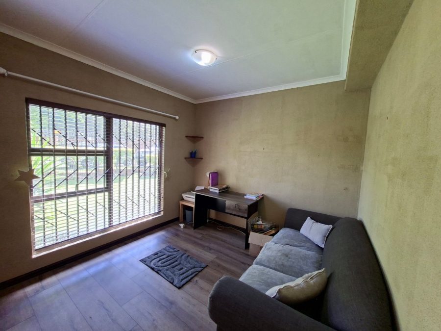 5 Bedroom Property for Sale in Moreleta Park Gauteng