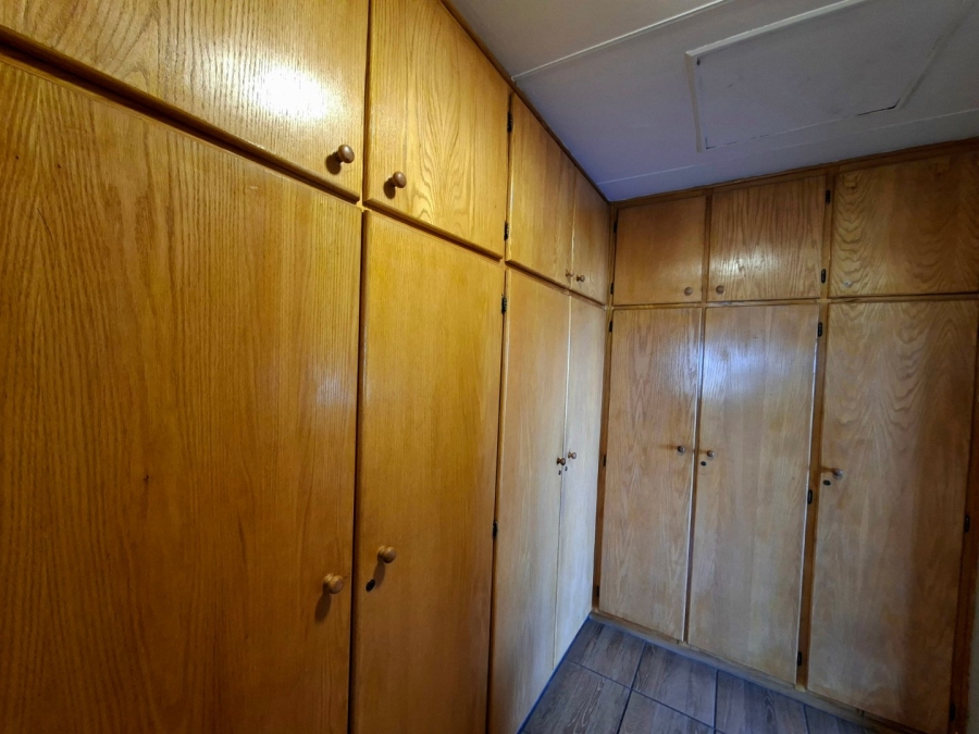 5 Bedroom Property for Sale in Moreleta Park Gauteng