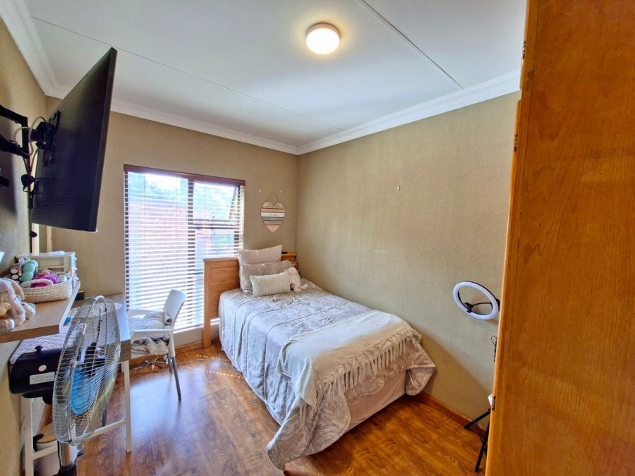 5 Bedroom Property for Sale in Moreleta Park Gauteng