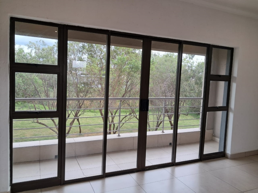 5 Bedroom Property for Sale in Blue Valley Golf Estate Gauteng