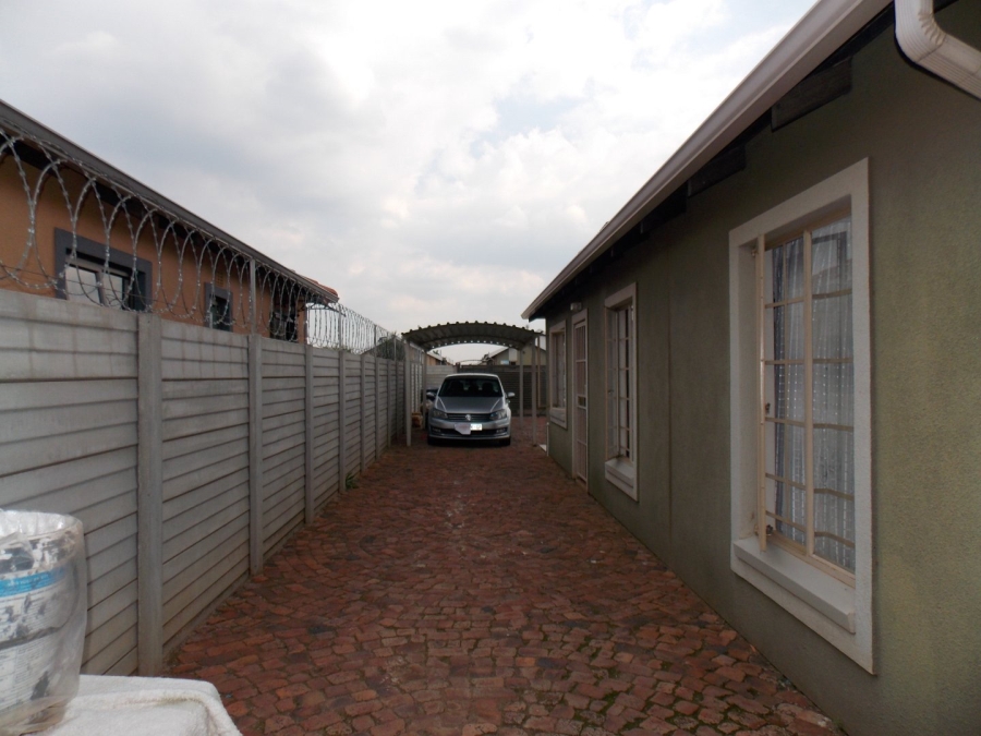 3 Bedroom Property for Sale in Sky City Gauteng