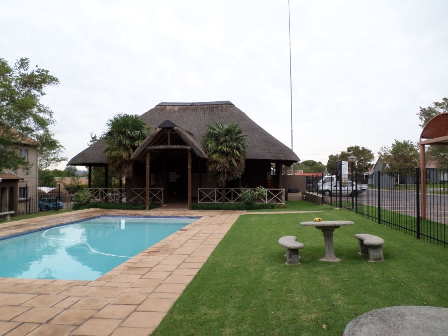 2 Bedroom Property for Sale in Aloe Ridge Estate Gauteng