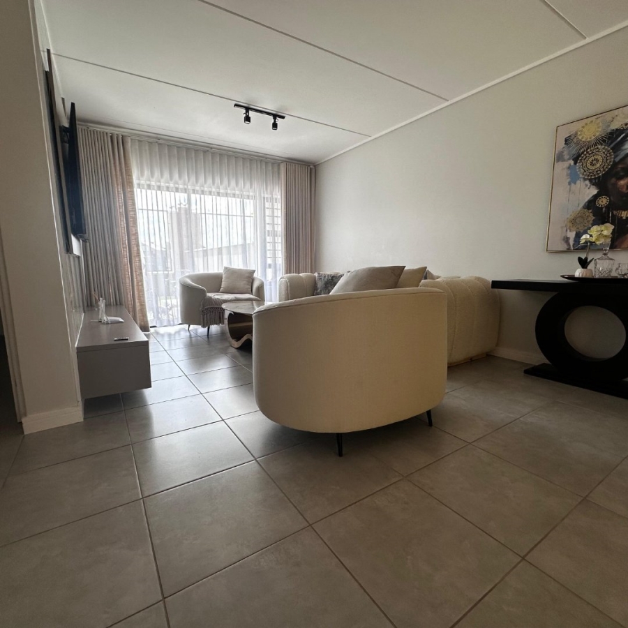 To Let 3 Bedroom Property for Rent in Waterfall Gauteng