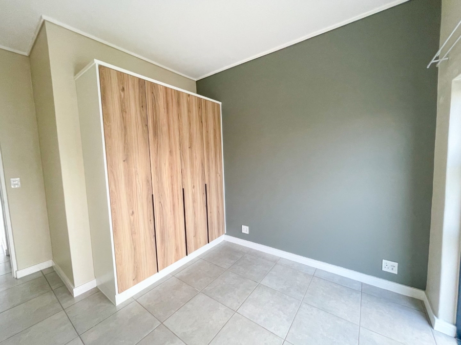 To Let 2 Bedroom Property for Rent in Waterfall Heights Gauteng