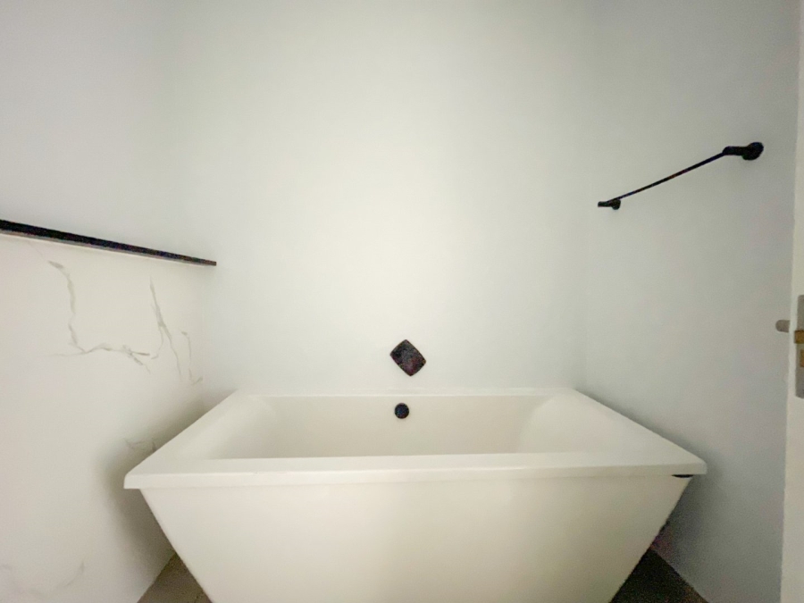 To Let 2 Bedroom Property for Rent in Waterfall Heights Gauteng