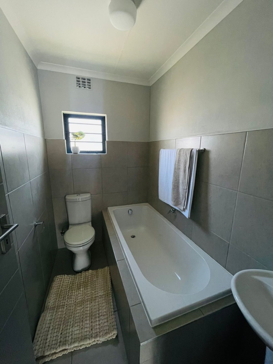 4 Bedroom Property for Sale in Protea Glen Gauteng