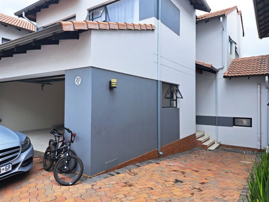 To Let 4 Bedroom Property for Rent in North Riding Gauteng