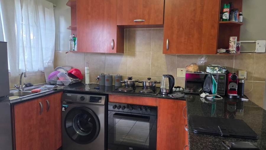 2 Bedroom Property for Sale in Sonneveld Gauteng