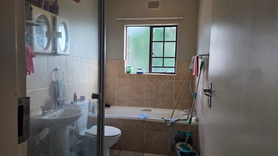 2 Bedroom Property for Sale in Sonneveld Gauteng