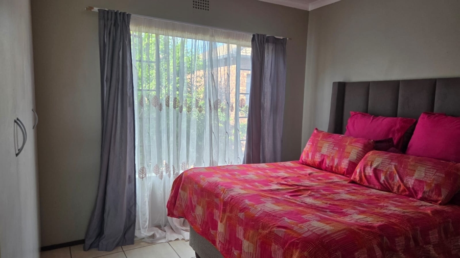 2 Bedroom Property for Sale in Sonneveld Gauteng