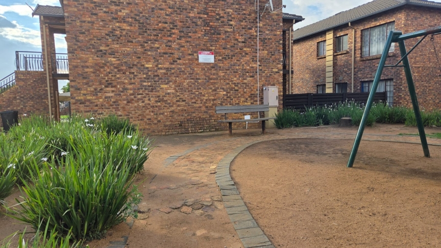 2 Bedroom Property for Sale in Sonneveld Gauteng