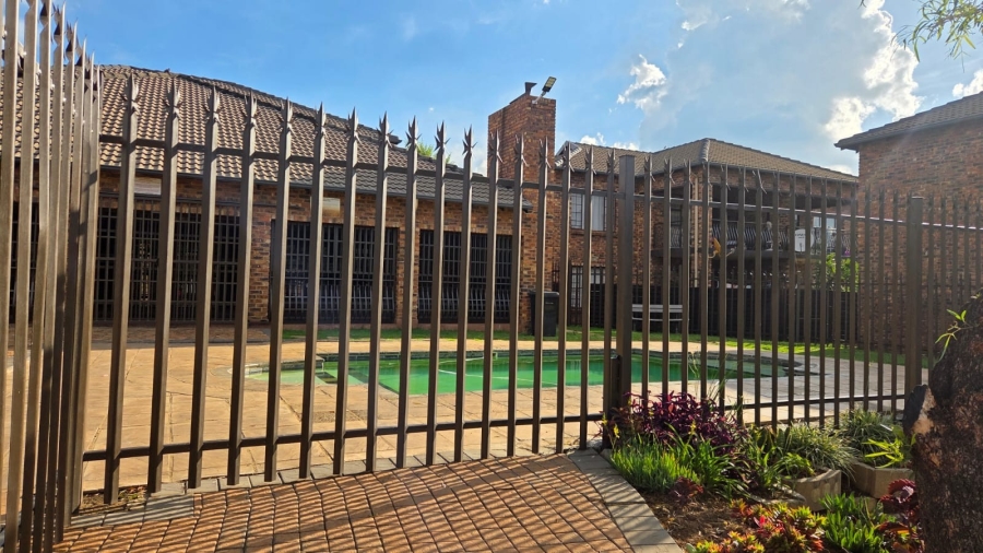 2 Bedroom Property for Sale in Sonneveld Gauteng