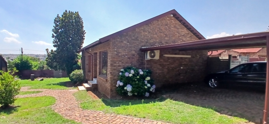 To Let 3 Bedroom Property for Rent in Heuweloord Gauteng