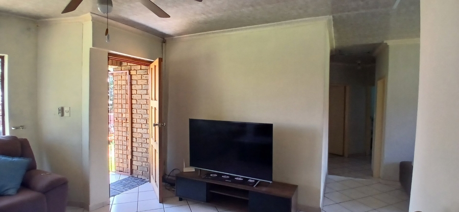 To Let 3 Bedroom Property for Rent in Heuweloord Gauteng
