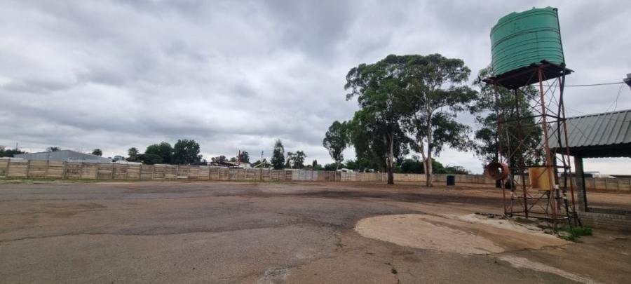  Bedroom Property for Sale in Bredell Gauteng